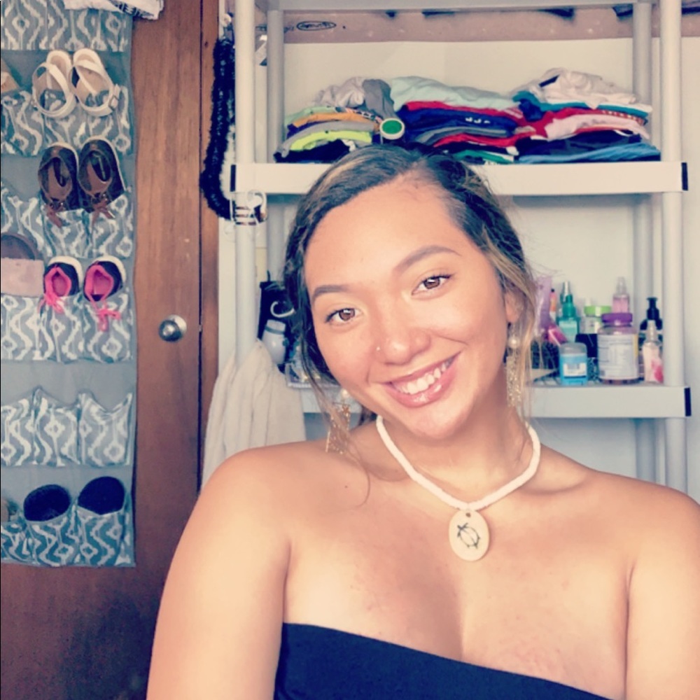 Meet your Posher, Kayla